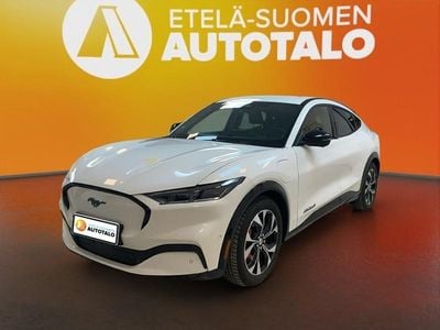 Valkoinen Käytetty 2023 Ford Mustang Mach-E Premium Katumaasturi | 35 600 € (Hyvä tarjous)