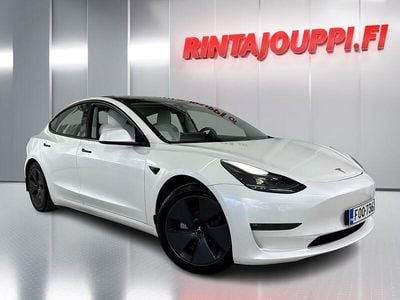 Käytetty 2021 Tesla Model 3 Sedan | 23 690 € (Perustarjous)
