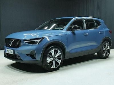 Käytetty Volvo XC40 Plus 211 HP (155 kW) 2023 Sininen Katumaasturi