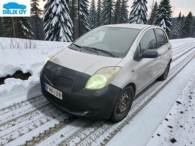 Käytetty Toyota Yaris 90 HP (66 kW) 2007 Van