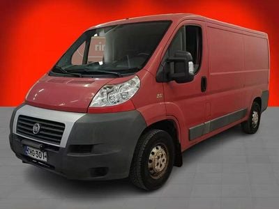Käytetty Fiat Ducato 101 HP (74 kW) 2009 Punainen Van