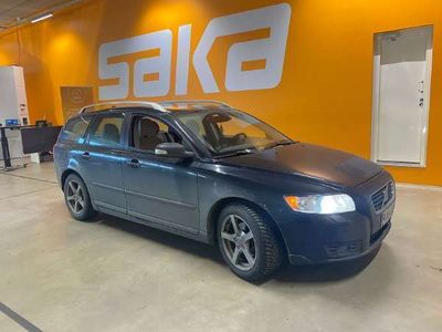 käytetty Volvo V50 V501,8 (125 hv) Summum ** Muistipenkki / Nahat / Vakkari / Xenon **