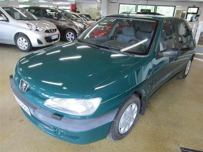 Vihreä Käytetty 1997 Peugeot 306 Viistoperä | 2 900 €