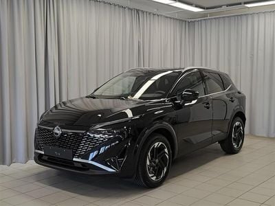 Käytetty Nissan Qashqai N-Connecta 215 HP (158 kW) 2024 Musta Katumaasturi