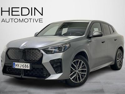 Harmaa Käytetty 2024 BMW iX2 Comfort Edition Katumaasturi | 53 500 € (Hieman kallis)