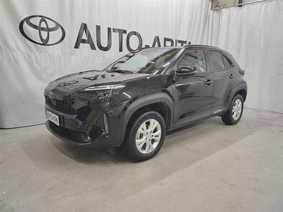 Musta Käytetty 2024 Toyota Yaris Cross Edition Katumaasturi | 32 400 € (Perustarjous)
