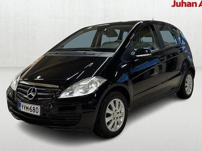 Käytetty Mercedes A180 Business 109 HP (80 kW) 2011 Musta Tila-auto