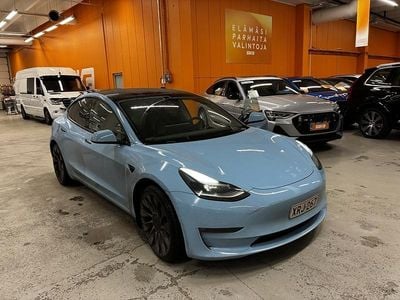 Käytetty 2021 Tesla Model 3 Performance Sedan | 29 390 € (Perustarjous)