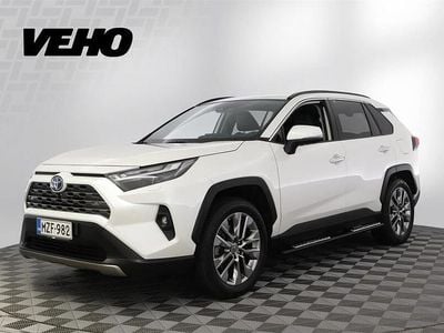 Valkoinen Käytetty 2022 Toyota RAV4 Hybrid Premium Katumaasturi | 43 800 € (Perustarjous)