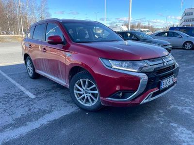 käytetty Mitsubishi Outlander P-HEV Intense Business 4WD 5P - 3kk lyhennysvapaa - NELIVETO, AKKUTAKUU, KAHDET