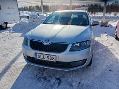 käytetty Skoda Octavia Combi 2,0 TDI RS DSG ** Juuri tullut! / ACC / / Navi / Ota yhteys myyjiin **