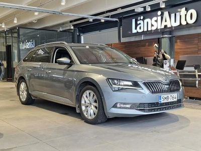 Käytetty Skoda Superb Elegance 150 HP (110 kW) 2017 Harmaa Farmari