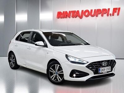 Käytetty Hyundai i30 Comfort 120 HP (88 kW) 2022 Valkoinen Viistoperä
