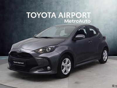 Käytetty Toyota Yaris Hybrid Active 116 HP (85 kW) 2024 Harmaa Viistoperä