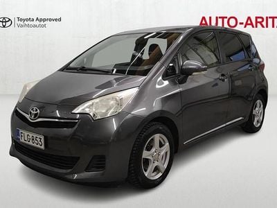 Harmaa Käytetty 2014 Toyota Verso-S Active Tila-auto | 11 900 €