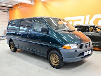 Käytetty Toyota HiAce 88 HP (64 kW) 2006 Van