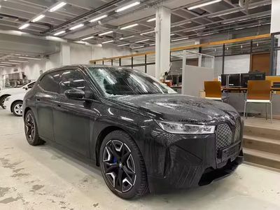 BMW iX