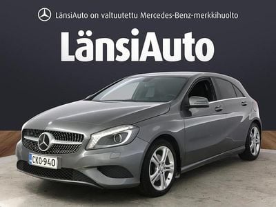 Käytetty Mercedes A180 Edition 122 HP (89 kW) 2015 Harmaa Viistoperä