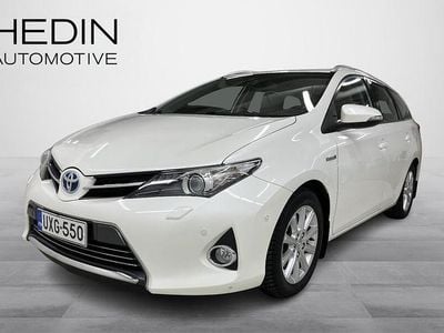 Valkoinen Käytetty 2013 Toyota Auris Touring Sports Premium Farmari | 13 990 € (Perustarjous)