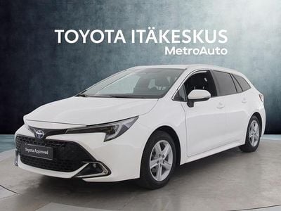 Valkoinen Käytetty 2023 Toyota Corolla Edition Farmari | 29 490 € (Perustarjous)