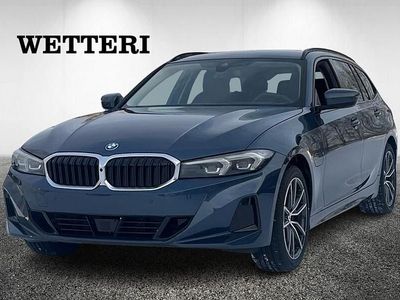 Sininen Uusi 2025 BMW 330e Shadowline Farmari | 49 900 €