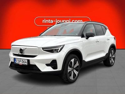 Valkoinen Käytetty 2023 Volvo XC40 Core Katumaasturi | 37 280 € (Perustarjous)