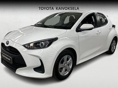 Käytetty Toyota Yaris Hybrid Active 116 HP (85 kW) 2023 Valkoinen Viistoperä