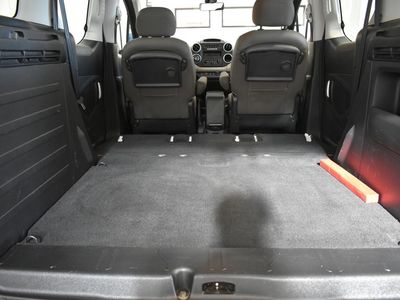 käytetty Citroën Berlingo e-HDi 92 Multispace BMP6 Automaatti * 2 HENGEN PAKETTIAUTO*