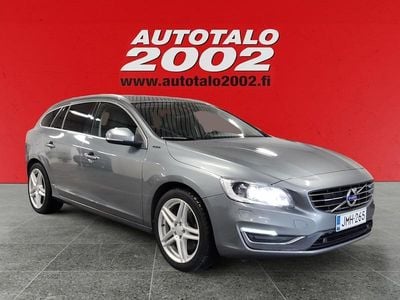 Käytetty Volvo V60 Standard 163 HP (119 kW) 2018 Harmaa Farmari