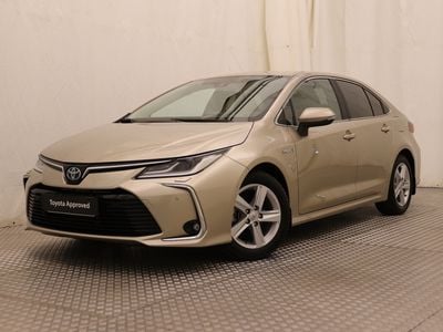 Keltainen Käytetty 2020 Toyota Corolla Style Sedan | 23 650 € (Perustarjous)