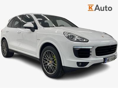 Valkoinen Käytetty 2017 Porsche Cayenne S E-Hybrid Platinum Edition Katumaasturi | 26 890 €