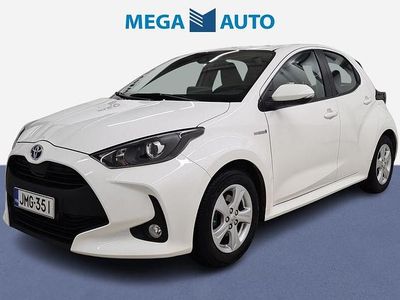 Valkoinen Käytetty 2021 Toyota Yaris Hybrid Active Viistoperä | 18 890 € (Perustarjous)