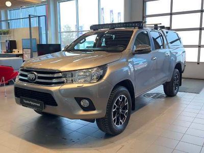 käytetty Toyota HiLux Double Cab 2.4 4WD Truck Masters OX Avolavakuorma-auto 4ov