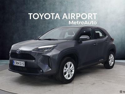 Käytetty Toyota Yaris Cross Active 116 HP (85 kW) 2023 Harmaa Katumaasturi