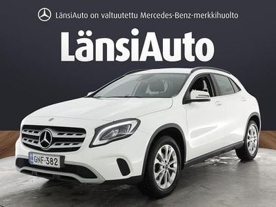 Valkoinen Käytetty 2019 Mercedes GLA200 Business Katumaasturi | 21 750 € (Hieman kallis)