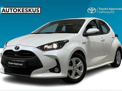 Valkoinen Käytetty 2021 Toyota Yaris Active Viistoperä | 18 890 € (Perustarjous)