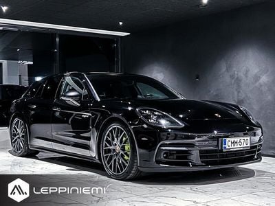 Porsche Panamera 4