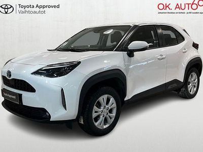 Käytetty Toyota Yaris Cross Active 116 HP (85 kW) 2023 Valkoinen Katumaasturi