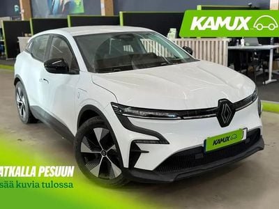 Valkoinen Käytetty 2022 Renault Mégane Sedan | 25 490 €