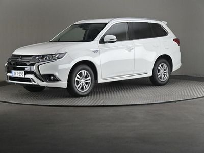 käytetty Mitsubishi Outlander P-HEV 4WD 5P Invite