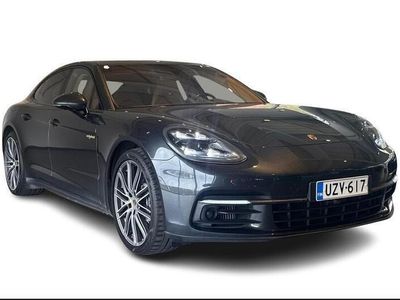 Porsche Panamera 4