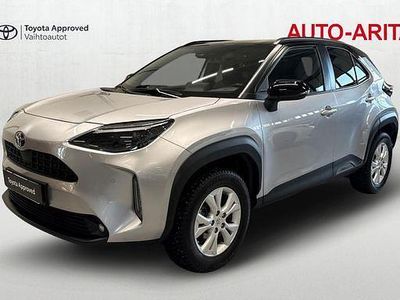 Met. hopea Käytetty 2022 Toyota Yaris Cross Katumaasturi | 29 970 € (Perustarjous)