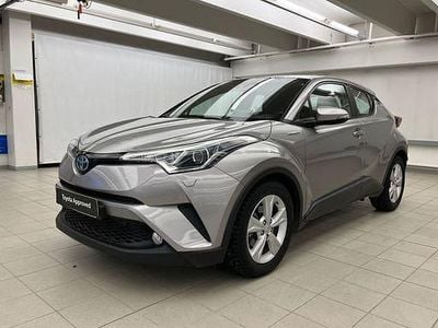 Käytetty Toyota C-HR Active 122 HP (89 kW) 2017 Hopea Katumaasturi