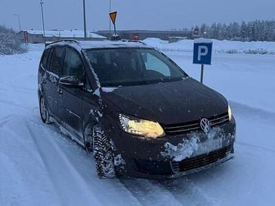 Käytetty 2013 VW Touran Comfortline Tila-auto | 11 880 € (Perustarjous)