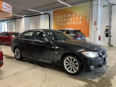 käytetty BMW 330 330 d Sedan (AA) 4ov 2993cm3 A ** Juuri huollettu / Vakkari / HIFI / Navi / Tutkat **