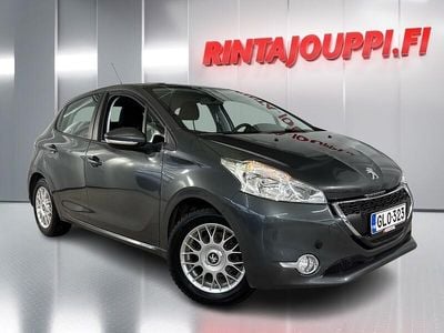 Käytetty Peugeot 208 82 HP (60 kW) 2015 Viistoperä