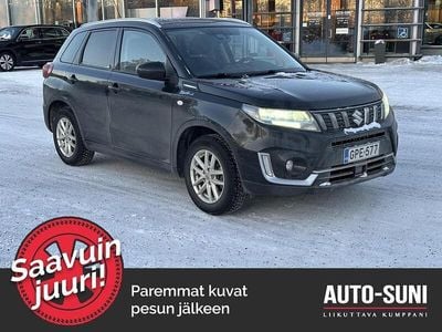 Käytetty Suzuki Vitara GL 116 HP (85 kW) 2022 Musta Katumaasturi