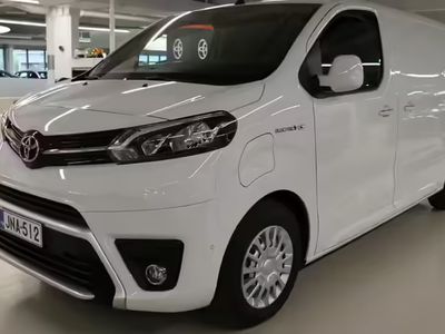 Epr Käytetty 2024 Toyota Proace Tila-auto | 39 900 € (Hieman kallis)