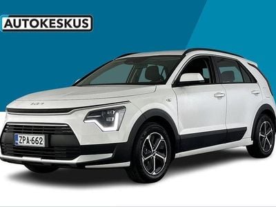 Valkoinen Käytetty 2025 Kia Niro LX Katumaasturi | 32 900 € (Perustarjous)