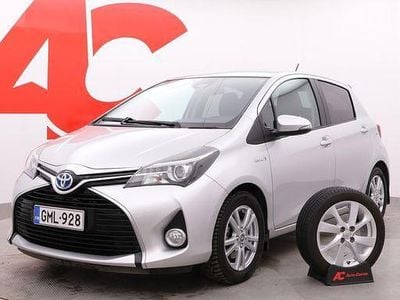Käytetty Toyota Yaris Premium 72 HP (52 kW) 2017 Hopea Viistoperä
